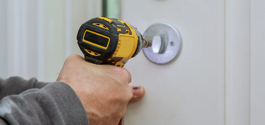 Street Locksmith For Smart Lock Repair in Fullerton, CA